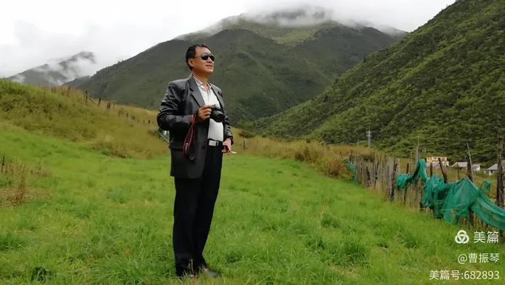 舞起来过草地姐妹花舞起来闲庭信步看那边路边野花采一采采蘑菇的小